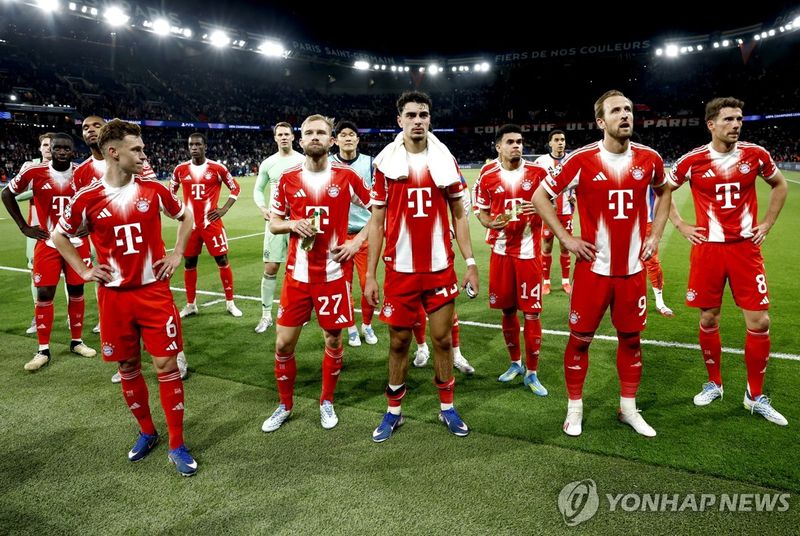 석패한 뮌헨 선수들. (출처=연합뉴스)