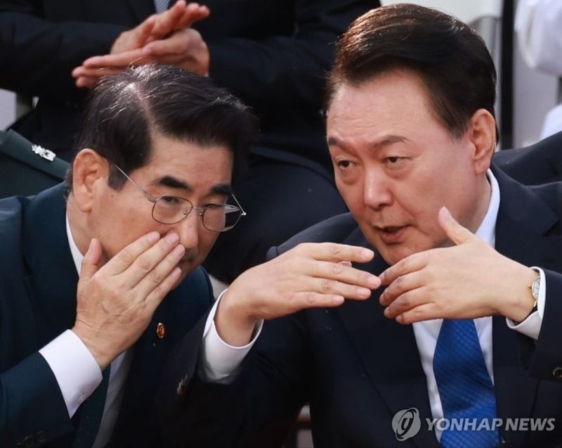 김용현 전 국방장관과 윤석열 대통령 (출처=연합뉴스)