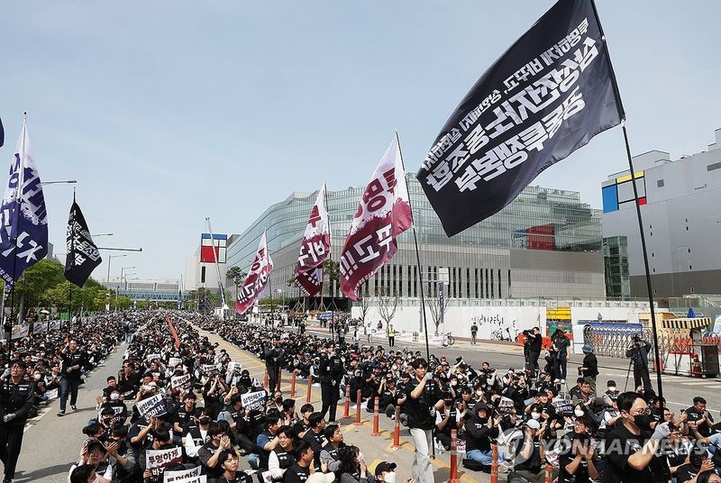 李대통령 경고에도…"우리 아냐" 삼전 노조위원장 부인하며 지목한 '이 회사'