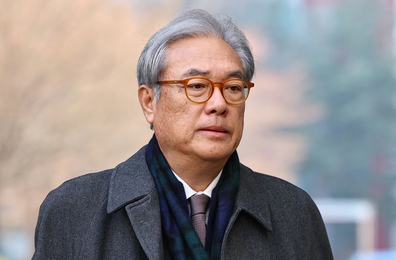 정진석 전 대통령 비서실장이 지난 2월20일 서울 서초구 서울중앙지방법원에서 열린 '헌법재판관 미임명' 직권남용 권리행사방해 관련 2차 공판에 출석하고 있다. 뉴시스