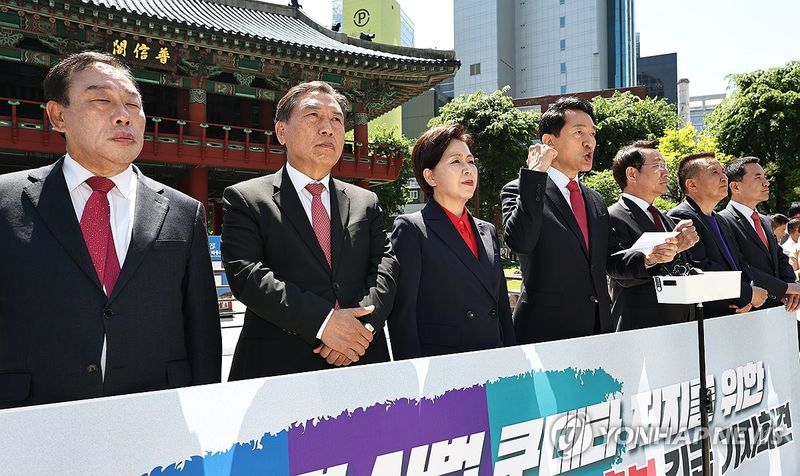 구호 외치는 오세훈 서울시장 후보 (출처=연합뉴스)
