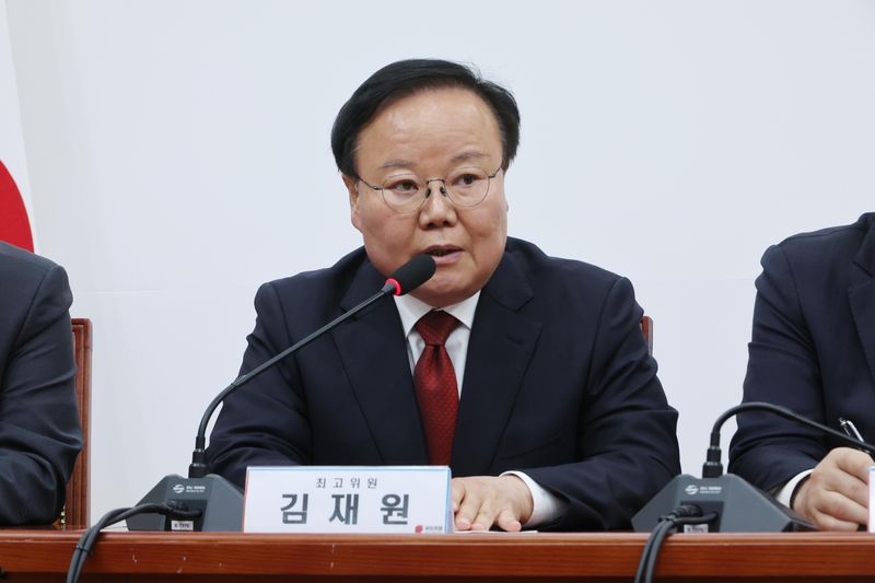 국민의힘 김재원 최고위원이 4일 여의도 국회에서 열린 최고위원회의에서 발언을 하고 있다. 사진=박범준 기자
