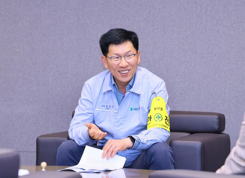 지난달 27일 울산광역시 동구 HD현대일렉트릭 변압기 공장에서 설계생산 총괄 임원인 손창곤 상무가 본지와 인터뷰를 하고 있다. HD현대일렉트릭 제공