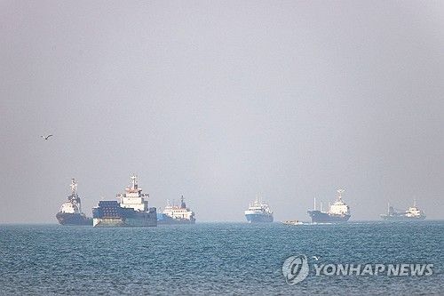 호르무즈 해협에 있는 선박들 (출처=연합뉴스)