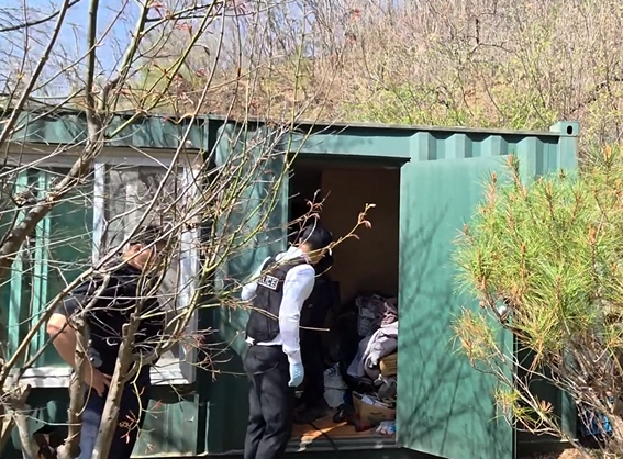 강원경찰청 총기 수색 장면. 강원경찰청 제공