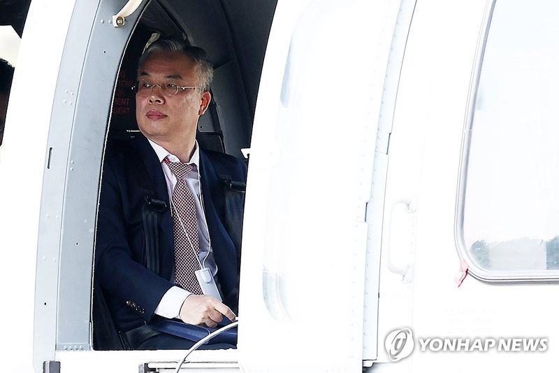 헬기 탑승한 권창영 종합특별검사 (출처=연합뉴스)