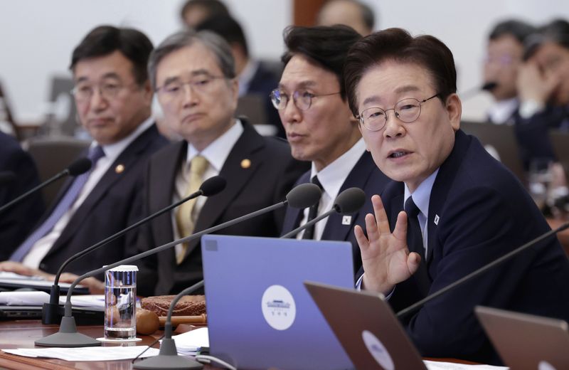 이재명 대통령이 6일 청와대에서 열린 국무회의 겸 비상경제점검회의에서 발언하고 있다. 연합뉴스