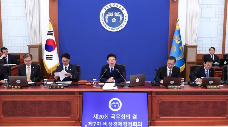 [서울=뉴시스] 최동준 기자 = 이재명 대통령이 6일 청와대에서 열린 국무회의에서 발언하고 있다. 2026.05.06. photocdj@newsis.com