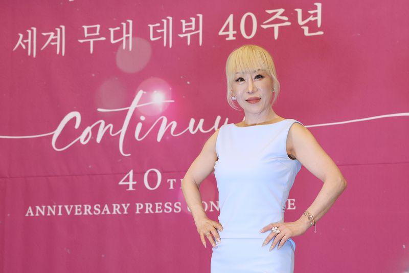 소프라노 조수미가 6일 서울 강남구 그랜드 인터컨티넨탈 서울 파르나스에서 열린 세계 무대 데뷔 40주년 기념 기자간담회에서 포즈를 취하고 있다. 연합뉴스
