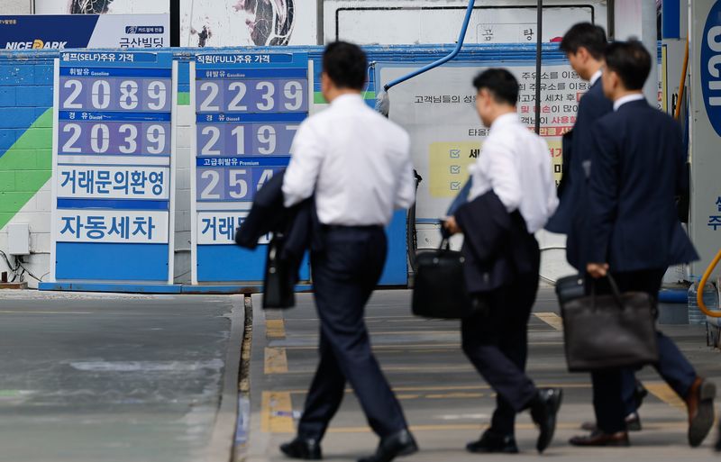 최고가격제 없었다면 가격 얼마?…리터당 휘발유 2200원·경유 2800원