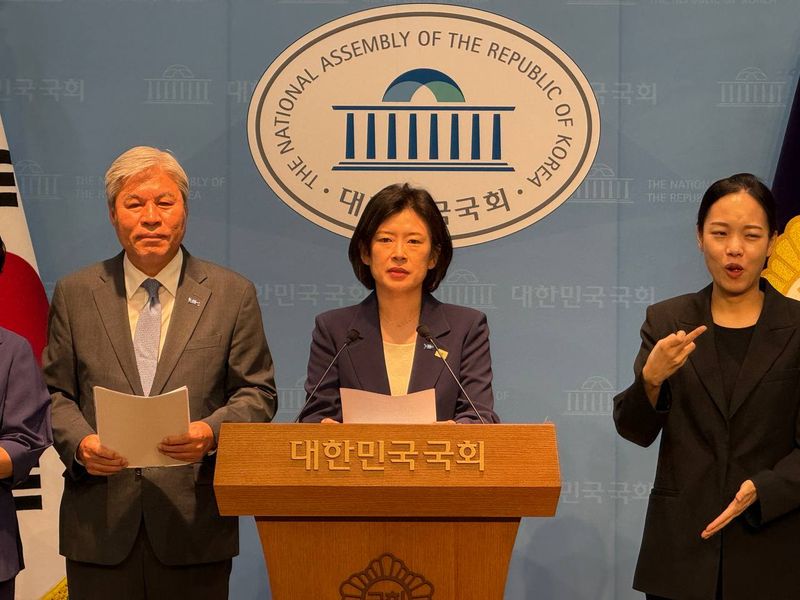 [서울=뉴시스] 배수진 조국혁신당 당헌당규제개정위원장 겸 정치개혁특별위원회 총괄간사는 6일 국회 소통관에서 기자회견을 열고 광주 광산을 국회의원 보궐선거 출마를 선언했다. (사진=조국혁신당 제공) 2026.05.06. photo@newsis.com *재판매 및 DB 금지