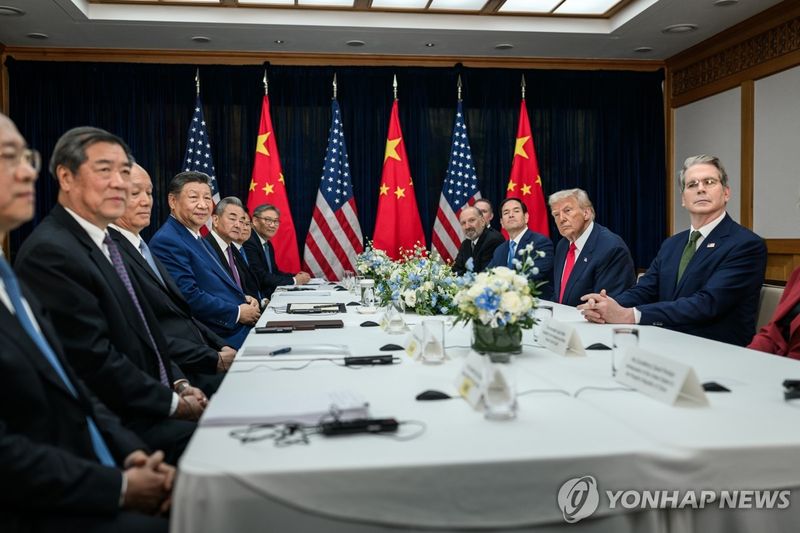 회담장에 나온 미중 정상 (출처=연합뉴스)