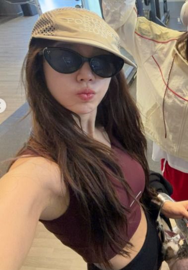 윤은혜, 크롭톱&middot;레깅스 입고 뽐낸 늘씬 몸매