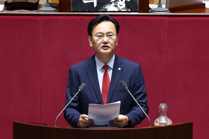 [서울=뉴시스] 고승민 기자 = 유상범 국민의힘 원내운영수석부대표가 7일 서울 여의도 국회에서 열린 제435회 국회(임시회) 제1차 본회의에서 대한민국 헌법 개정안에 대한 의사진행 발언을 하고 있다. 2026.05.07. kkssmm99@newsis.com