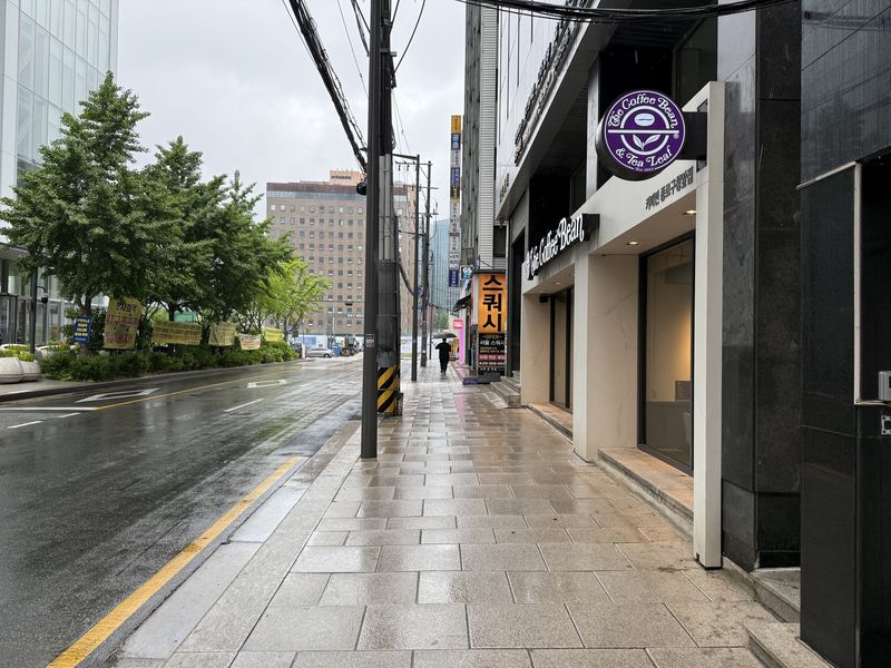 7일 오후 서울 종로구 신청사 공사장 부지 인근 거리가 한산한 상태로 비어 있다. 사진=이창훈 기자