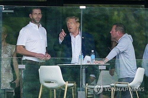 골프대회 참석한 트럼프 (출처=연합뉴스)