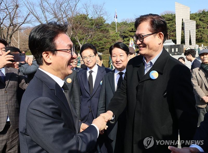 김민석 총리와 송영길 전 대표 (출처=연합뉴스)