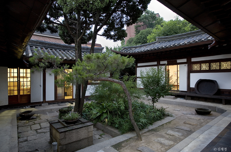 최순우 선생의 성북동 옛집 중정 마당. /사진=내셔널트러스트 문화유산기금 홈페이지 캡처