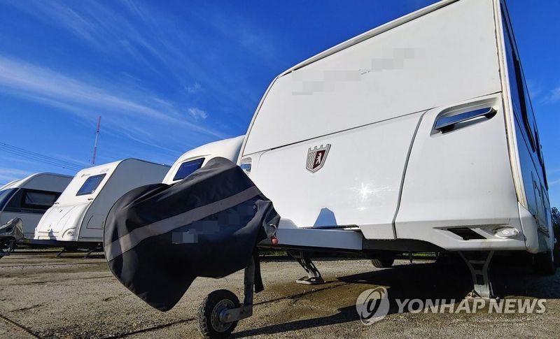 장기 주차 중인 캠핑카 (출처=연합뉴스)