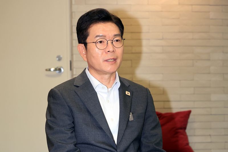 더불어민주당 정원오 서울시장 후보가 11일 서울 마곡동 LG사이언스파크에서 간담회를 갖고 있다. 연합뉴스
