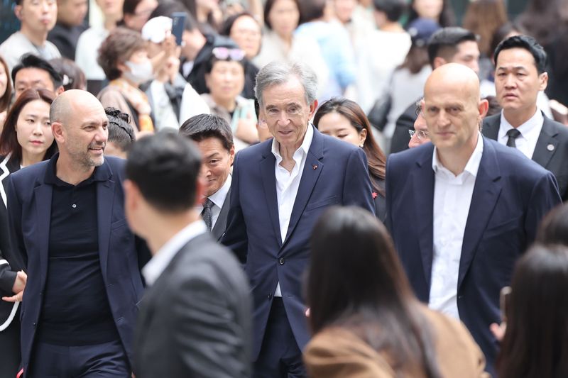 베르나르 아르노 루이비통모에헤네시(LVMH) 회장이 11일 서울 중구 소공동 신세계백화점 본점 ‘더 리저브’를 방문하고 있다. 2026.5.11 ⓒ 뉴스1 김진환 기자
