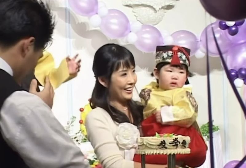 故최진실 "딸 결혼 때 다시 초대할게요"…최준희, 22년 전 돌잔치 공개 '뭉클'