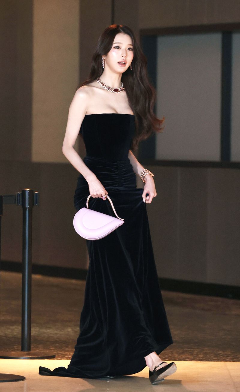 아이브 장원영이 12일 서울 광진구 비스타 워커힐 서울에서 열린 한 주얼리 브랜드 행사에 참석하고 있다. ⓒ 뉴스1 권현진 기자