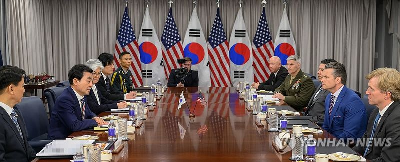 회담하는 한미 국방 장관 (출처=연합뉴스)