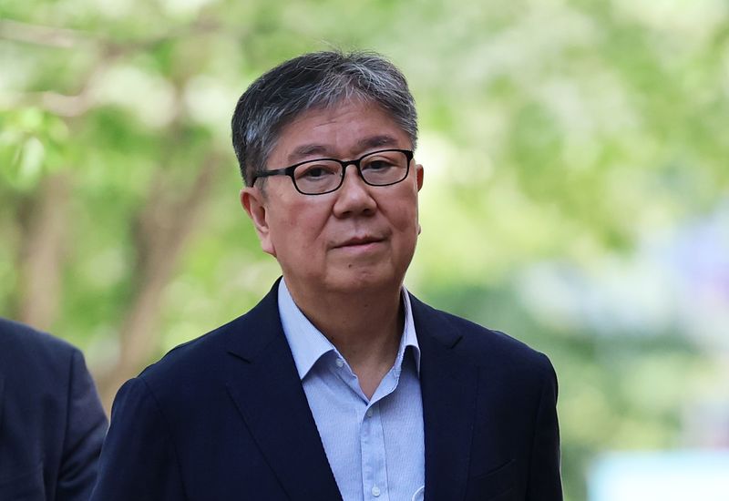김대기 전 대통령 비서실장이 15일 오전 윤석열 정부의 대통령실 및 관저 이전 특혜 의혹 관련 피의자 조사를 받기 위해 경기 과천 2차 종합특검 사무실로 출석하고 있다. 2026.5.15 ⓒ 뉴스1 오대일 기자