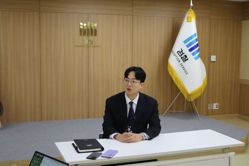 지난 8일 울산지방검찰청에서 파이낸셜뉴스와 인터뷰하고 있는 김동영 울산지검 검사. 사진=울산지방검찰청 제공