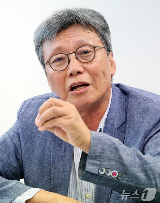 이병훈 중앙대학교 사회학과 명예교수가 14일 서울 종로구 뉴스1 사옥에서 열린 "삼성전자 성과급 갈등 어떻게 풀어야 하나" 긴급 좌담회에서 발언하고 있다. 2026.5.14/뉴스1 김진환 기자