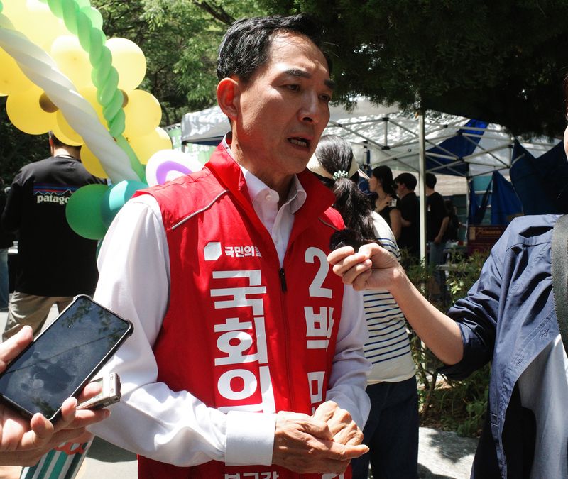 부산 북갑에 후보 등록한 하정우&middot;박민식&middot;한동훈…민심도 '세 갈래'