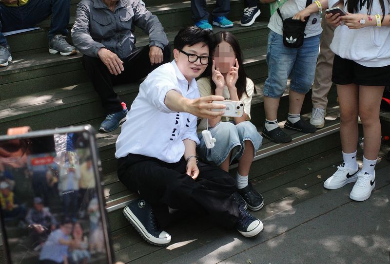 부산 북갑에 후보 등록한 하정우&middot;박민식&middot;한동훈…민심도 '세 갈래'