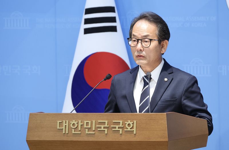 與 "'정청래 겨냥 SNS 테러모의' 정황…경찰에 수사&middot;신변보호 요청"