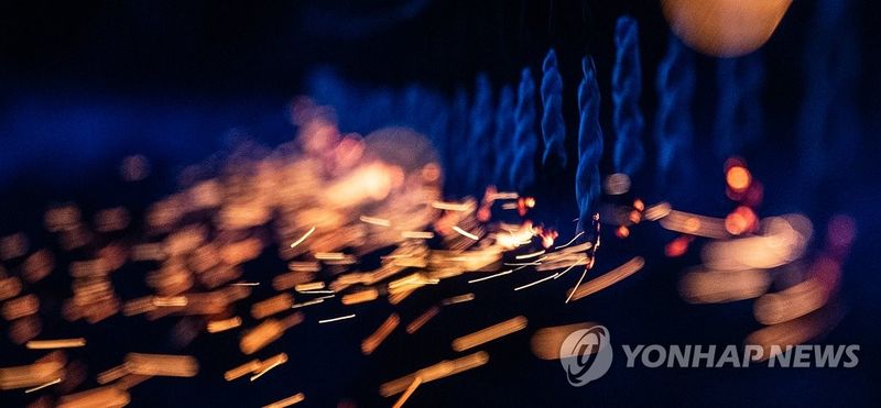 안동 하회 선유줄불놀이 '불꽃의 향연' (출처=연합뉴스)