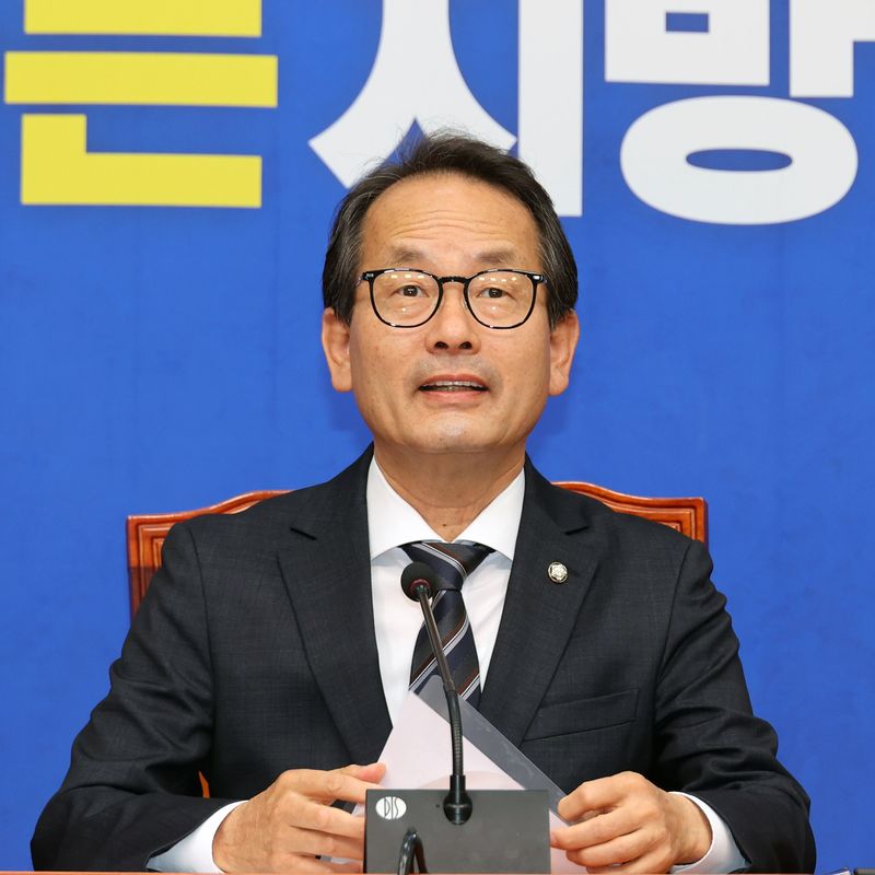 강준현 더불어민주당 수석대변인이 19일 서울 여의도 국회에서 기자간담회를 하고 있다. 사진=서동일 기자