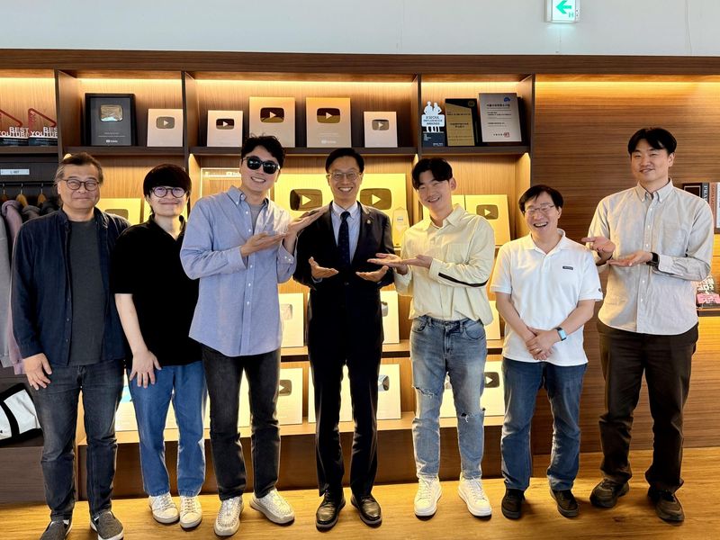 어썸엔터 유튜브 '보다', 지식재산처와 협업..김용선 처장 출연 콘텐츠 산업 가치 조명