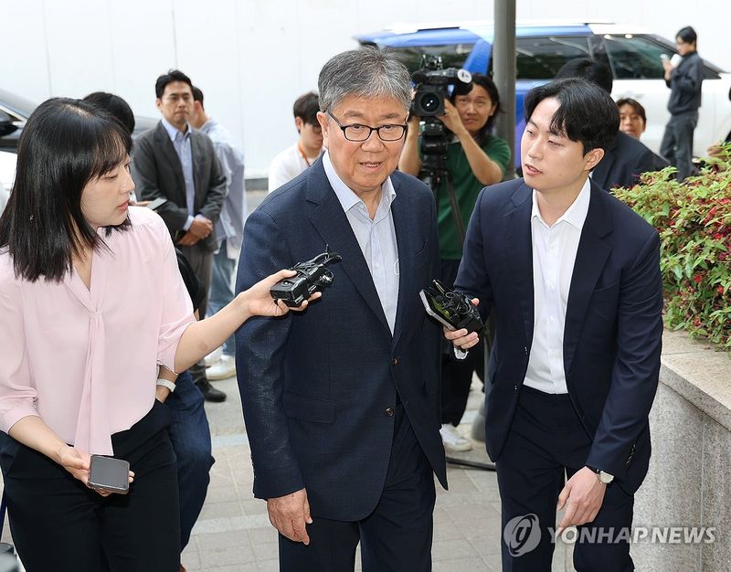 특검 출석하는 김대기 전 대통령 비서실장 (출처=연합뉴스)
