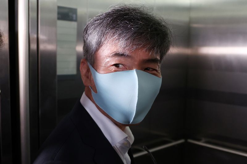 이종호 전 대표가 지난해 11월 1일 오전 서울 서초구 순직 해병 특별검사팀 사무실에서 피의자 소환 조사를 받기 위해 출석하고 있다. 뉴시스