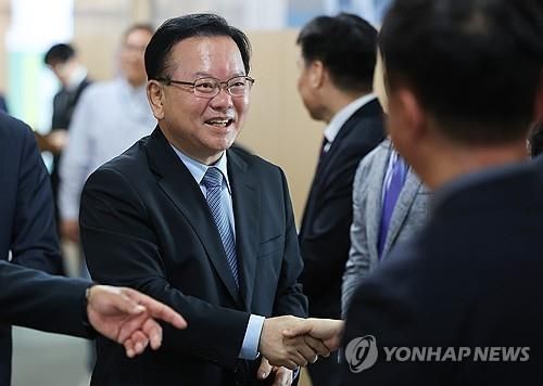 간담회 참석한 김부겸 (출처=연합뉴스)