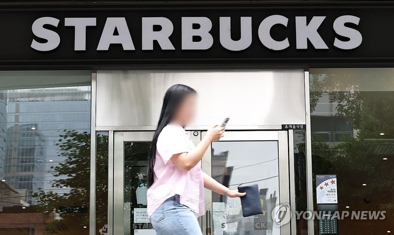 정용진 회장, 스타벅스 '탱크데이' 이벤트 논란에 직접 사과 (출처=연합뉴스)