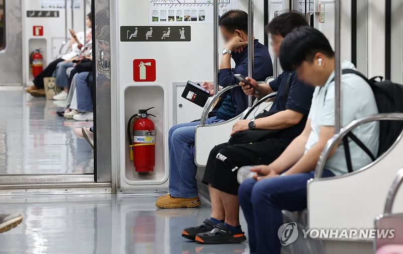 지하철 객실 전경. 사진은 기사 내용과 무관함. 연합뉴스