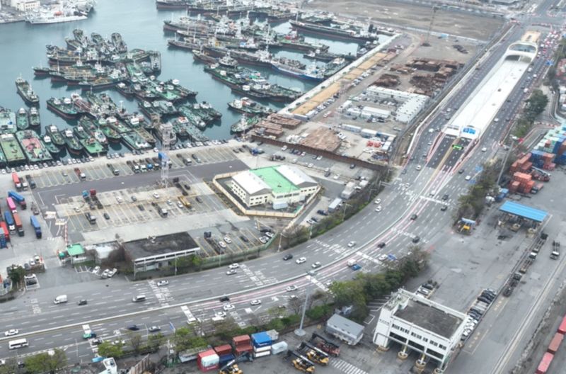부산역 배후 충장고가교 접속부 부분 도로 전경. 부산지방해양수산청 제공