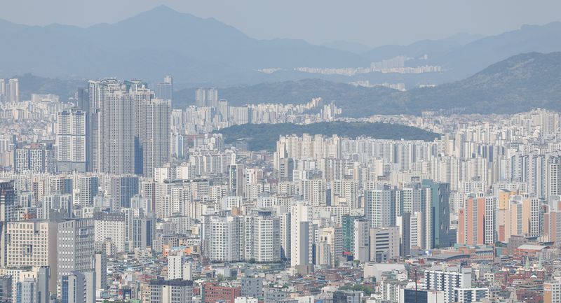 서울 남산에서 바라본 서울 시내 아파트 단지의 모습.ⓒ 뉴스1 이종수 인턴기자