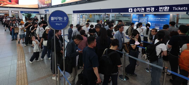 서울~행신 KTX·경의선 서울~수색 운행 중단…서소문 붕괴 여파