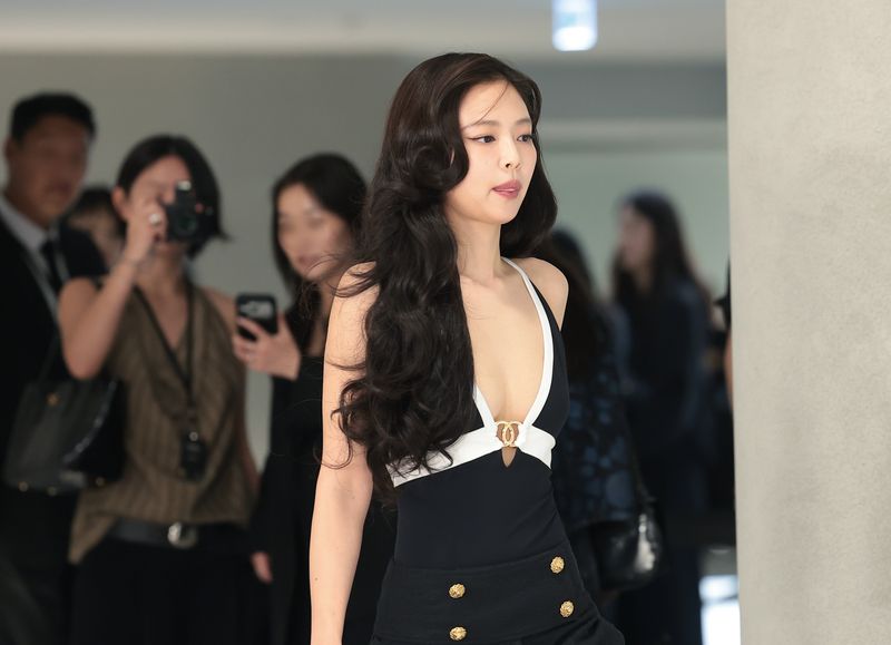 블랙핑크 제니, '인간 샤넬'의 압도적 존재감
