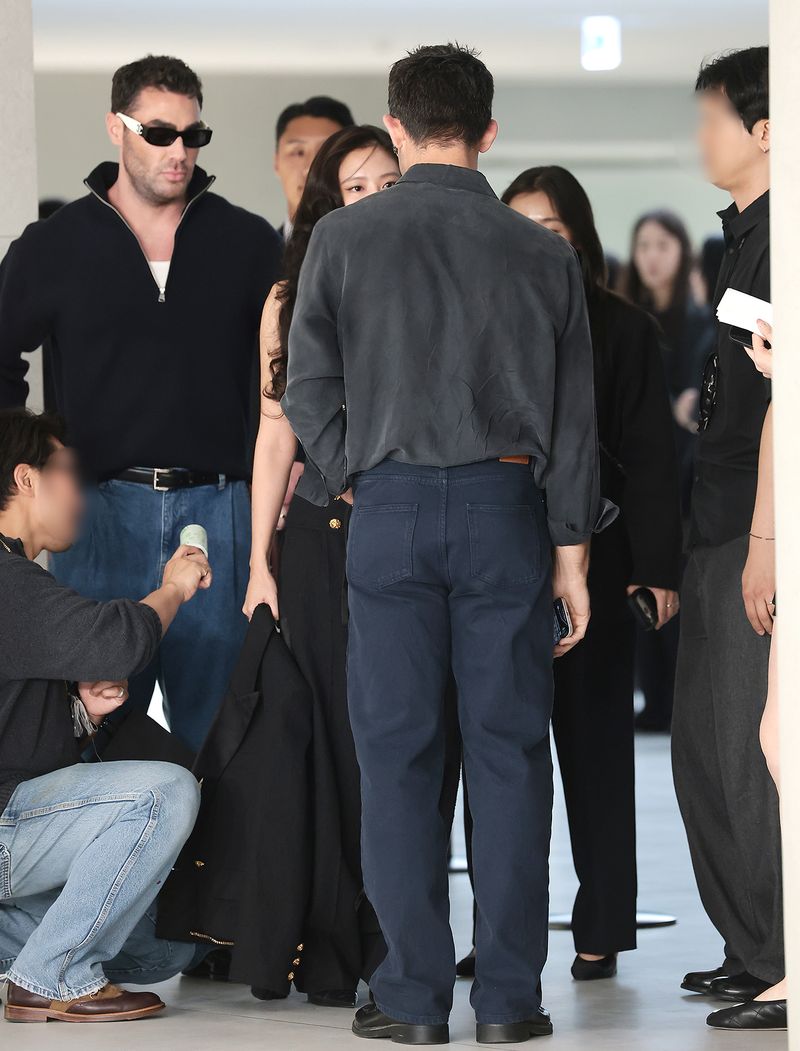 블랙핑크 제니, '인간 샤넬'의 압도적 존재감