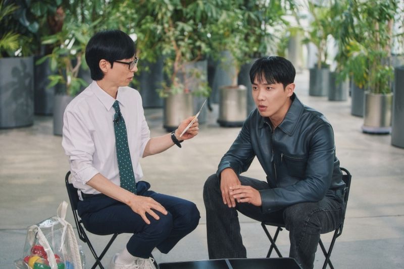 '유퀴즈' 이준 "바퀴벌레 피하려 연습실" 생활고 회상…화폐가치 논란 전말까지
