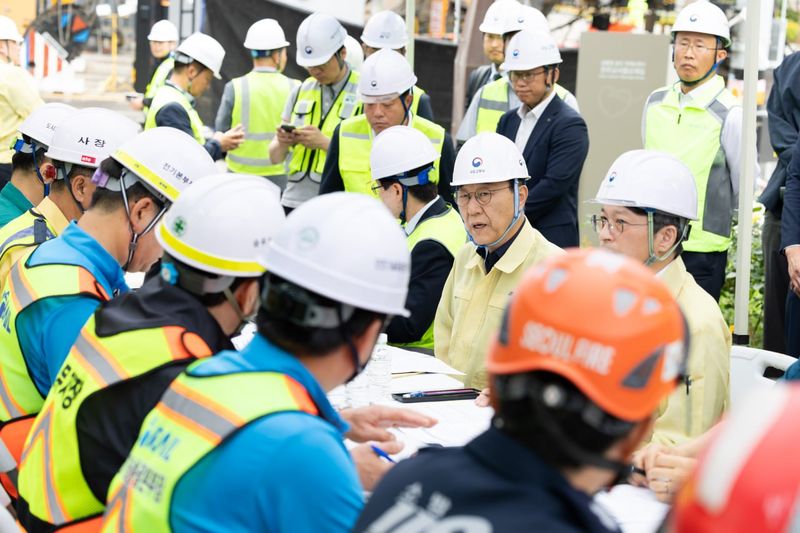 김윤덕 국토장관 "서소문 복구 안전 최우선…열차 운행 차질 최소화"
