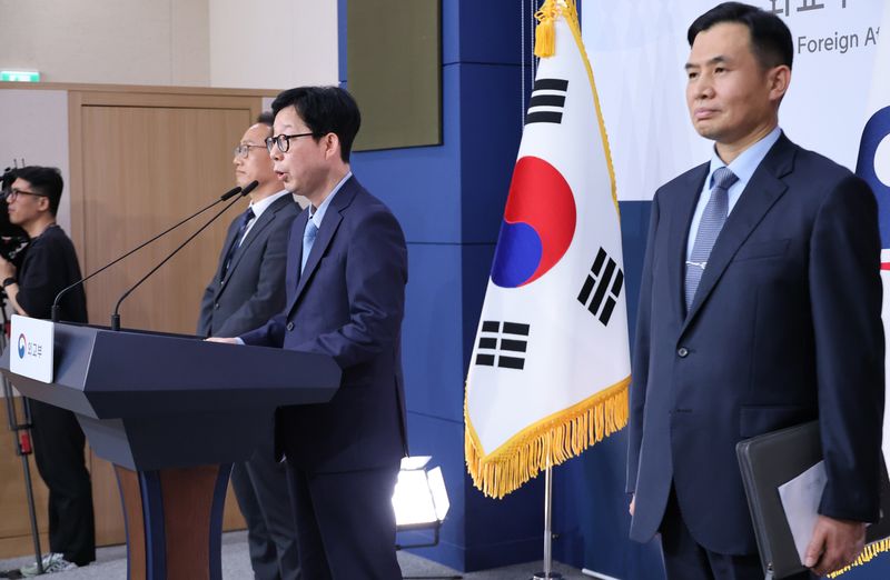 박윤주 외교부 1차관이 27일 서울 종로구 정부서울청사 별관 외교부에서 호르무즈 해협에서 피격된 한국 선박 HMM 나무호 조사결과 브리핑을 하고 있다. 연합뉴스